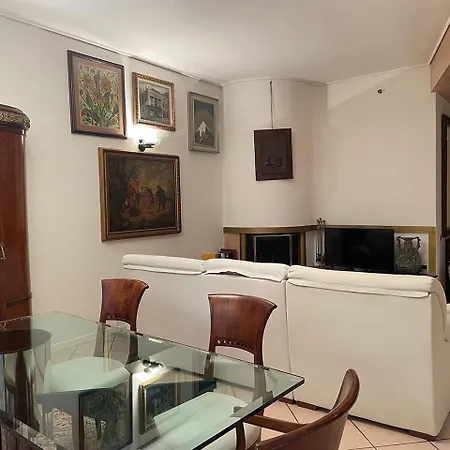 Mario - Casa Vacanze Feriehus Lavena Ponte Tresa